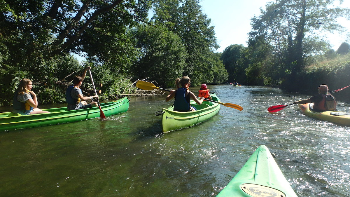 Descente de l'Huisne, la rivière qui traverse Nogent-le-Rotrou et qui parcourt 160 km à travers l'Eure-et-Loir /  © Tina Meyer pour Enlarge your Paris