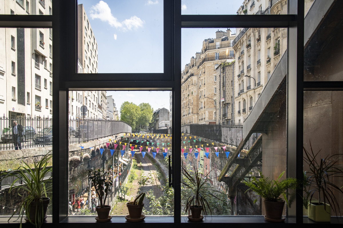 Vue depuis le Hasard ludique dans le 18e / © Jérômine Derigny pour Enlarge your Paris 