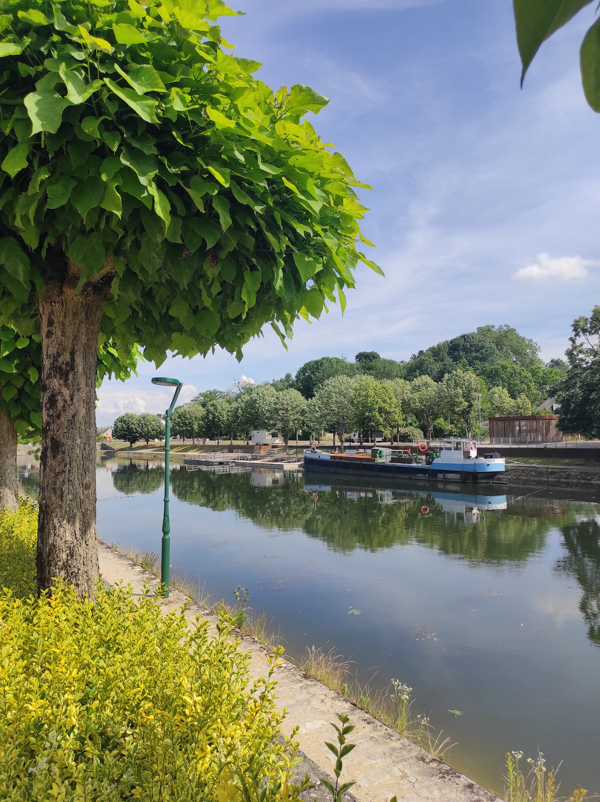 Le canal à Vierzon / © Joséphine Lebard pour Enlarge your Paris