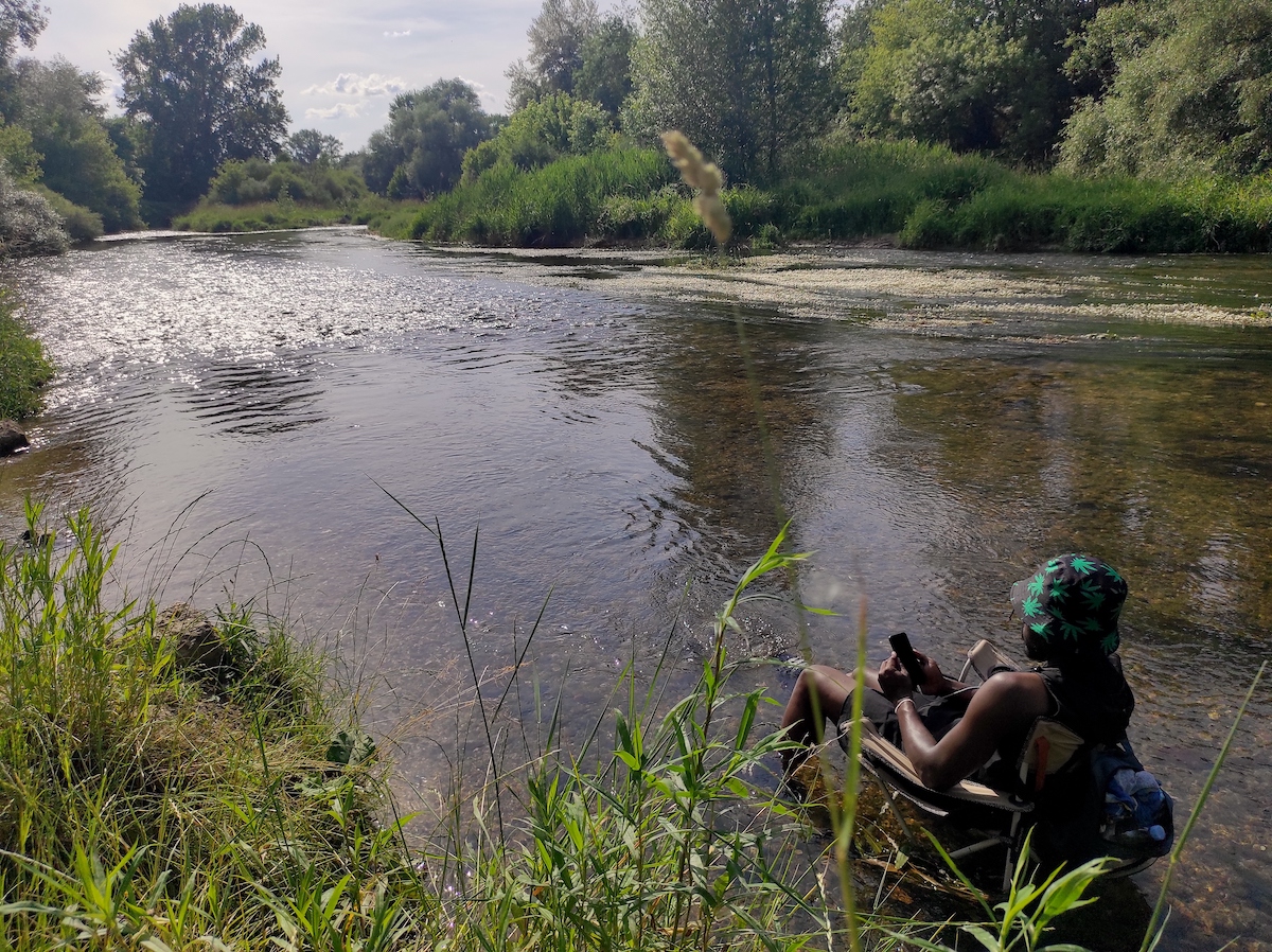 Sur les rives de l'île Marie à Vierzon / © Joséphine Lebard pour Enlarge your Paris