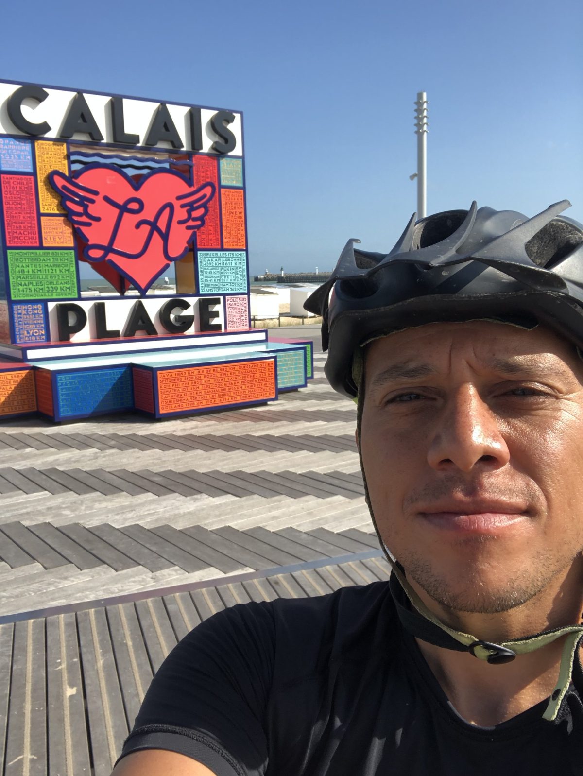 Yannick Mulot, co-fondateur d'Enlarge your Paris lors de son périple à vélo entre Paris et Dunkerque / © Yannick Mulot pour Enlarge your Paris