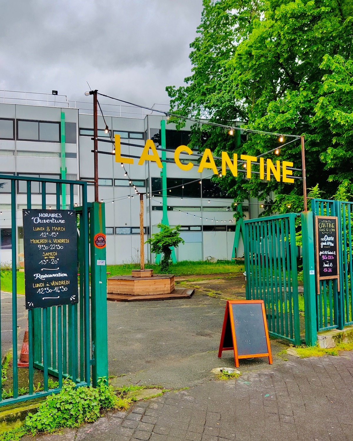 La Cantine Pas si loin dans l'ancien collège Jean-Lolive à Pantin / © Pas si loin