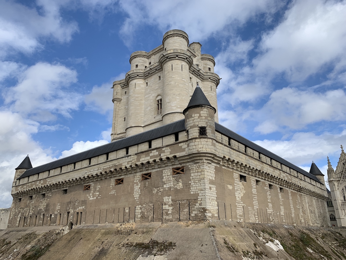 Le château de Vincennes, où ont été emprisonnés entre autres le marquis de Sade et Diderot, abrite le plus haut donjon d'Europe / © Chabe01 (Wikimedia commons)