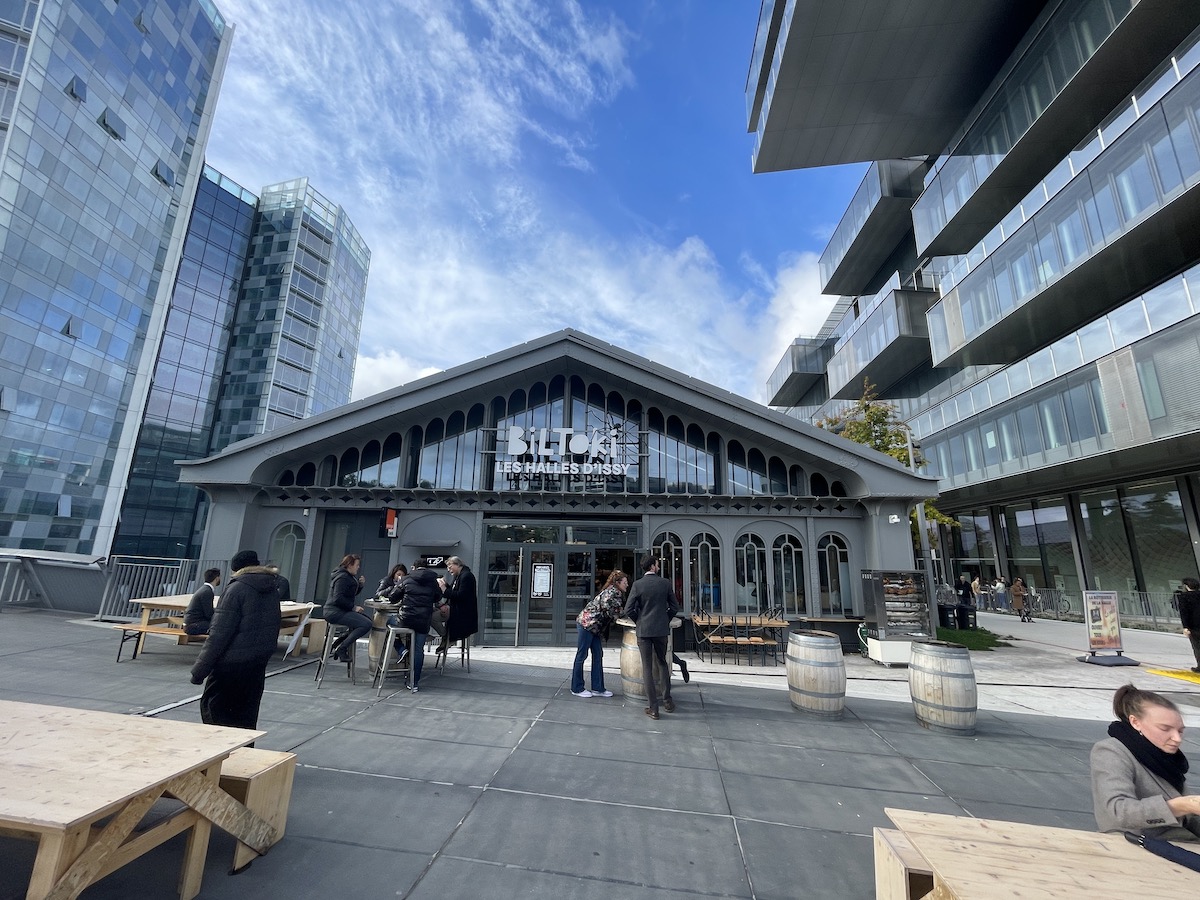 Les halles d'Issy se sont reconverties en temple de la food depuis un an / © Virginie Jannière pour Enlarge your Paris 