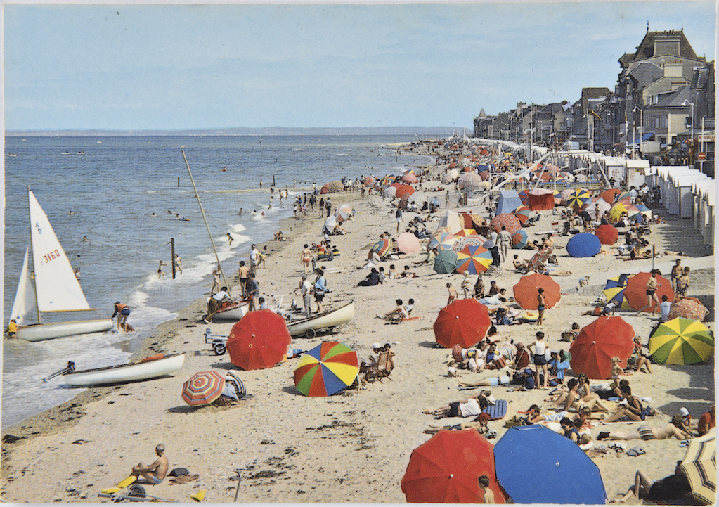Carte postale de la plage de Saint-Aubin-sur-Mer dans le Calvados / DR