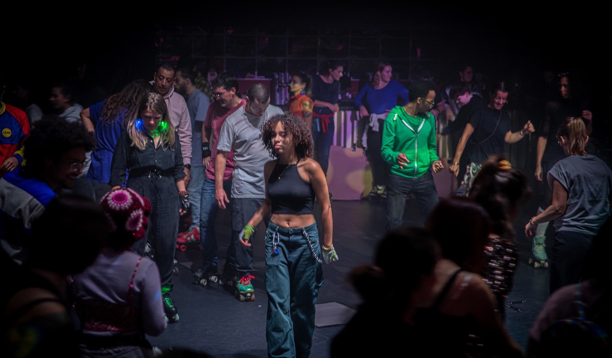 Pour sa Grande Folie, le théâtre Jean-Vilar à Vitry convie le collectif Martine Patine qui va vous faire danser sur des rollers / © Lucie Pujol DR / Martine Patine 