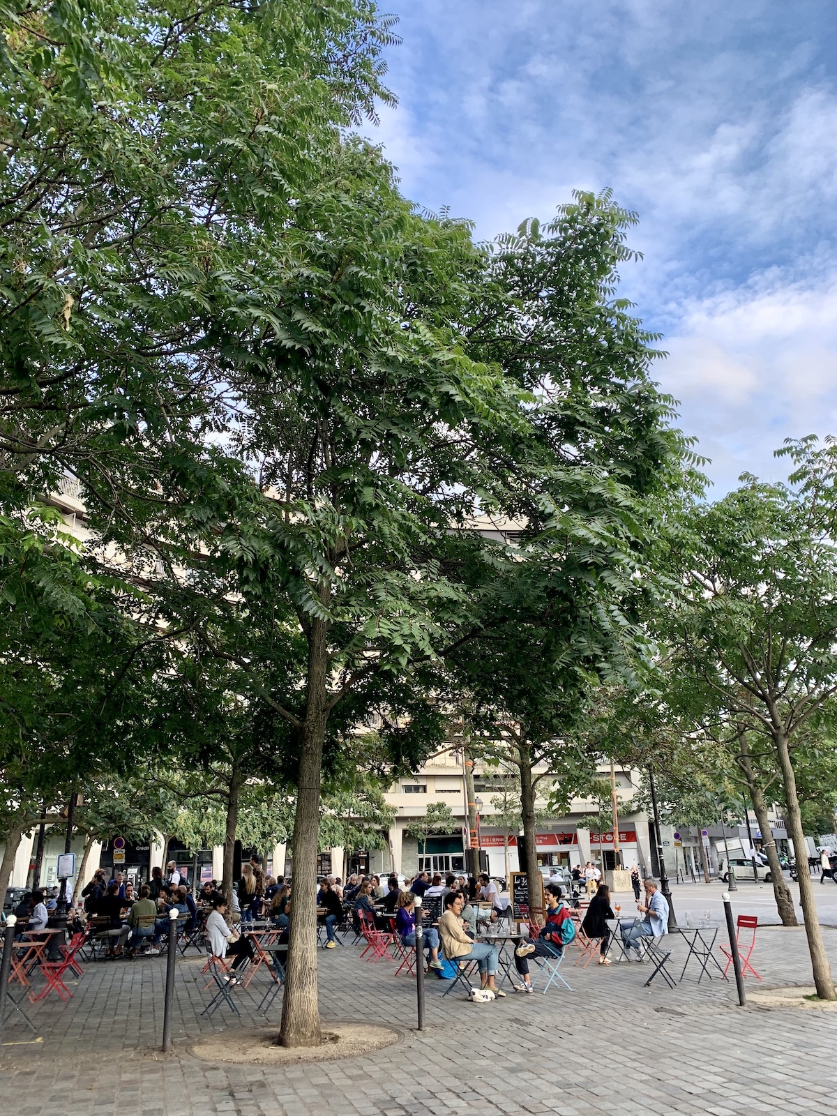 La place d'Aligre dans le 12e / © Delphine Le Feuvre