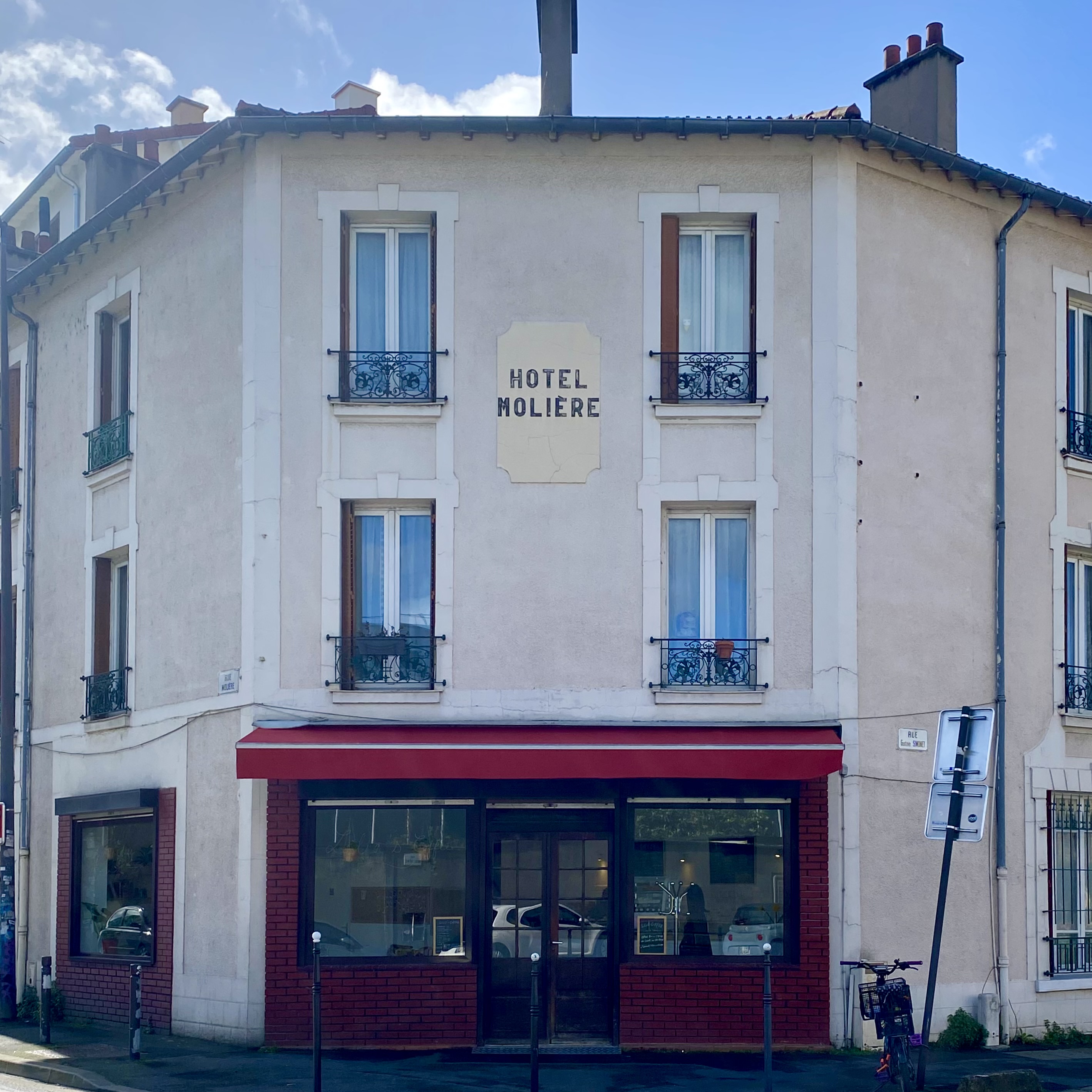 Lilias Coffee dans l'ancien hôtel Molière à Ivry / © Le Grand Paris vu de ma Mini