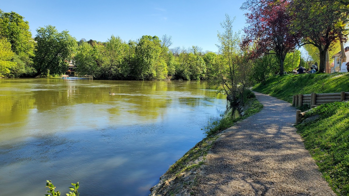 Un sentier de balade sur les bords de Marne / © Cap sur la Marne