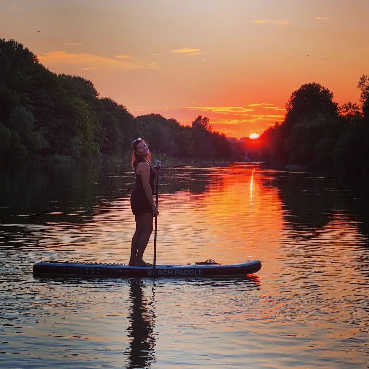 A Saint-Maur-des-Fossés, on fait du stand-up paddle entre les îles de la Marne / © Beach Paddle