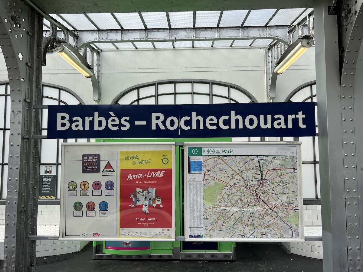 La station Barbès-Rochechouart / © Chabe01 (Wikimedia commons)