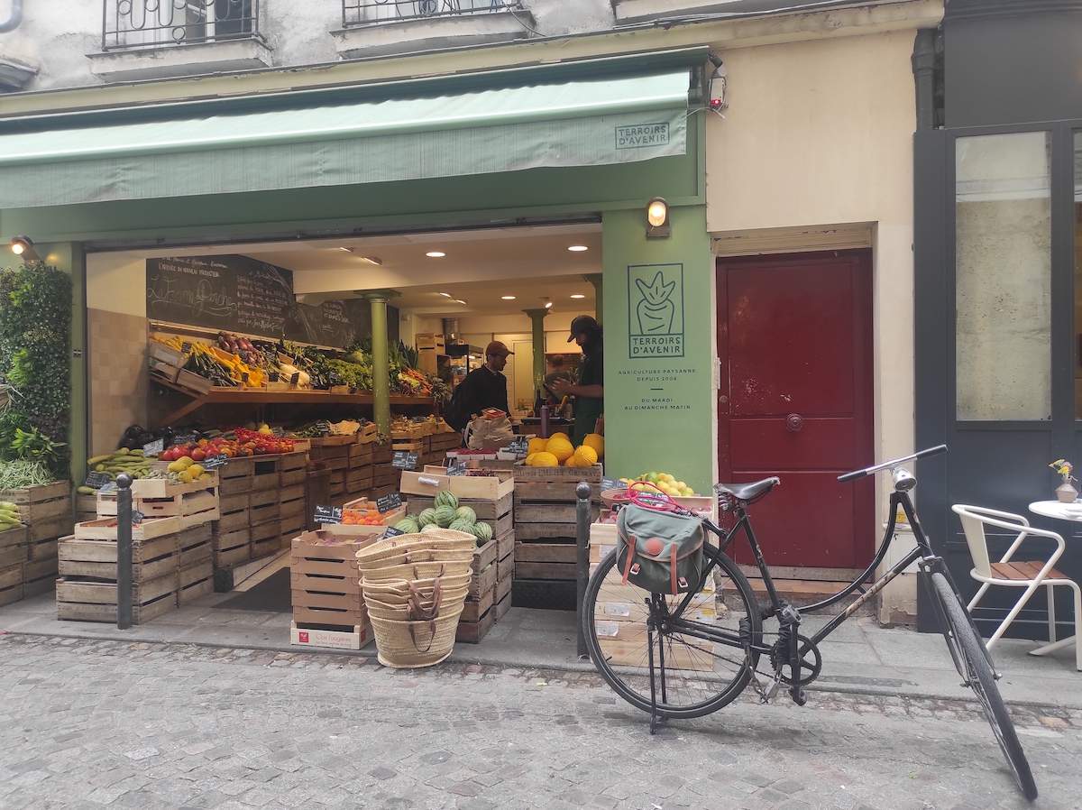 Le maraîcher de Terroirs d'avenir rue du Nil à Paris / © Joséphine Lebard pour Enlarge your Paris