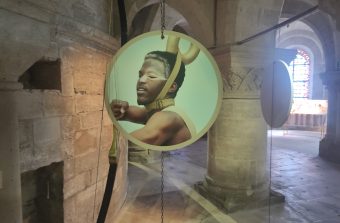 À la basilique de Saint-Denis, une expo célèbre en même temps les J.O.P. et les habitants