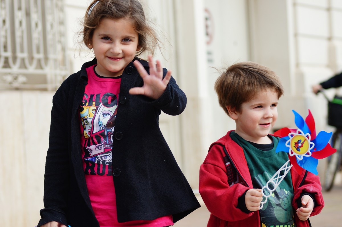 Créée en 1978, l'association Urgence garde d'enfants rassemble des bénévoles qui proposent leur aide aux parents de jeunes enfants / © PXhere (creative commons) 