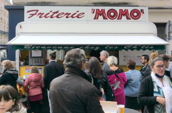 Un Championnat du monde de la frite à 50 min en train de Paris sur la Grand-Place d’Arras