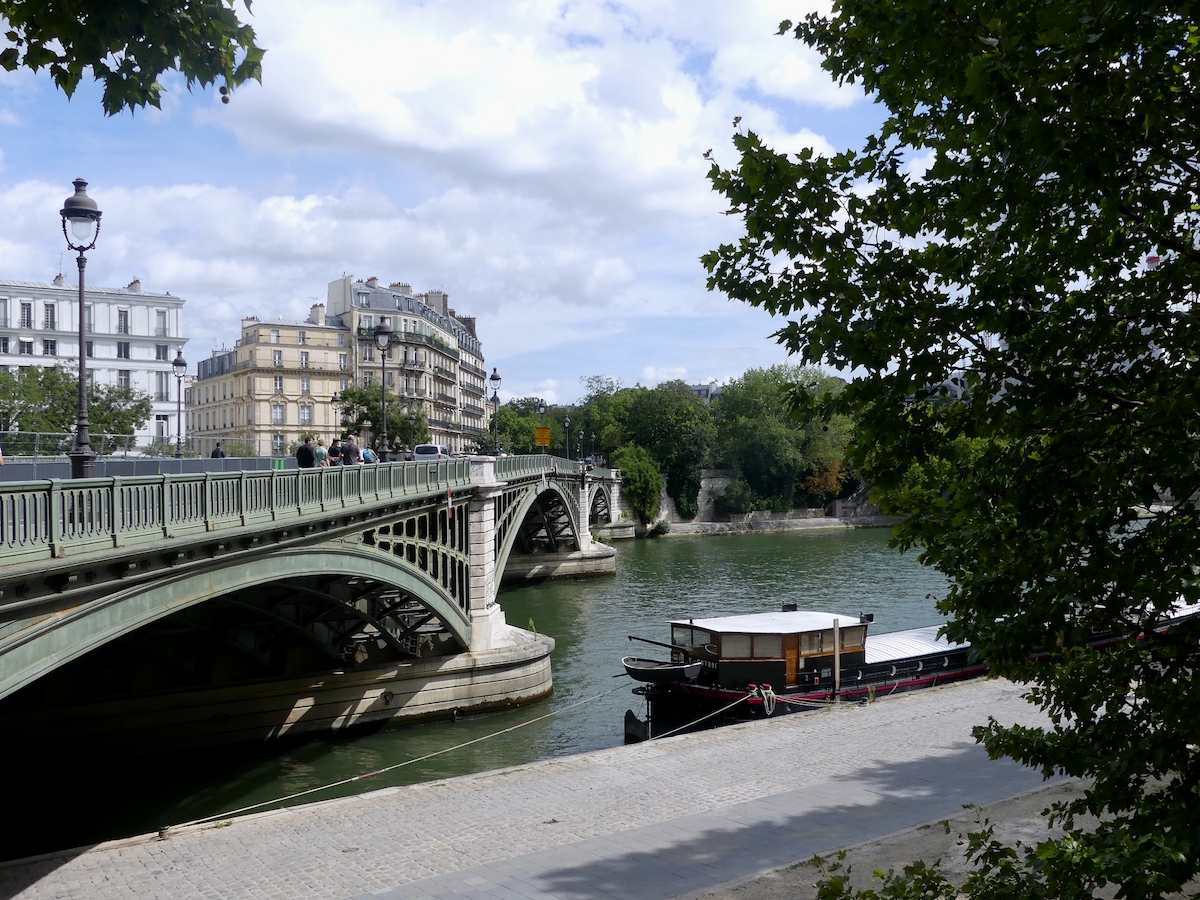 Un des trois sites de baignade dans la Seine à Paris sera ouvert au pied du pont de Sully / © Florian Pépellin (Wikimedia commons)