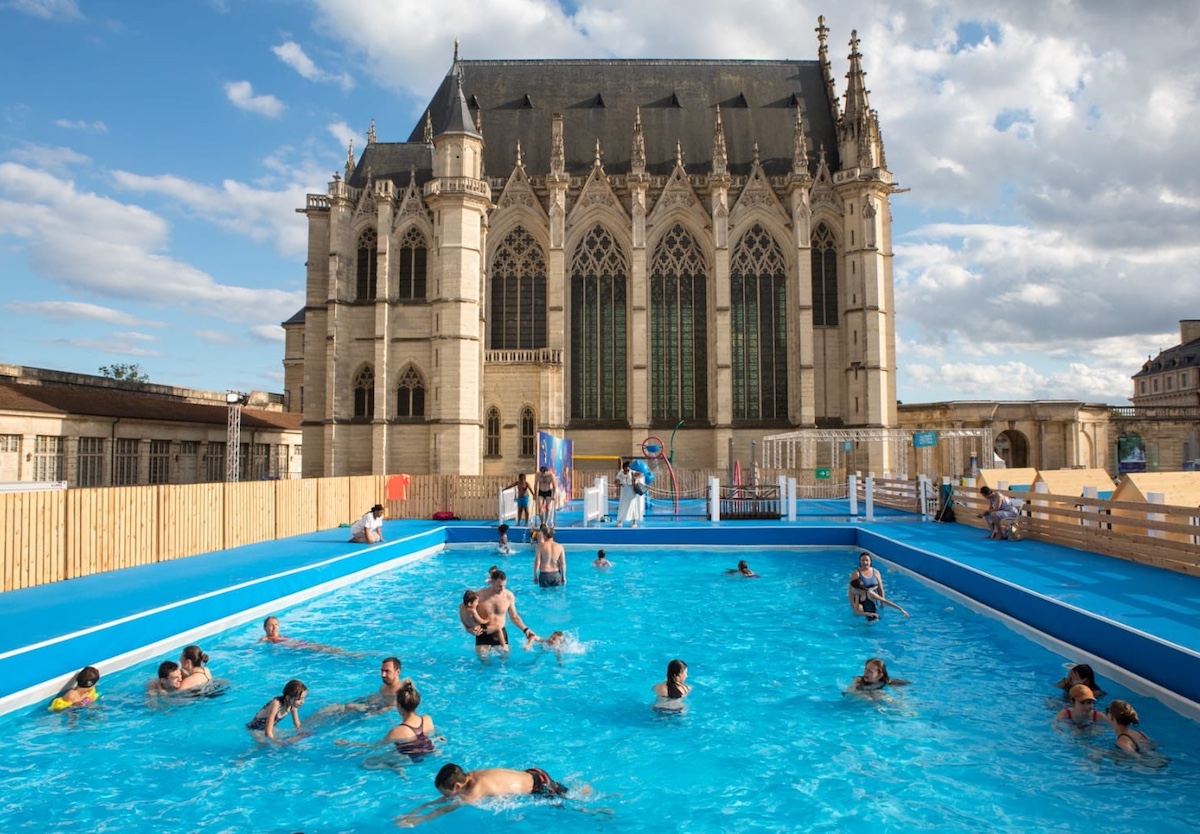 La piscine du château de Vincennes au pied de la Sainte-Chapelle / © Ville de vincennes