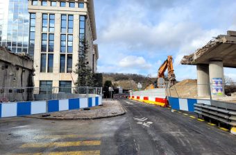 À Sèvres, on débite le viaduc autoroutier qui défigure la vallée de la Seine depuis 50 ans