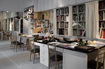 Yves Saint Laurent va poser ses malles au Bourget