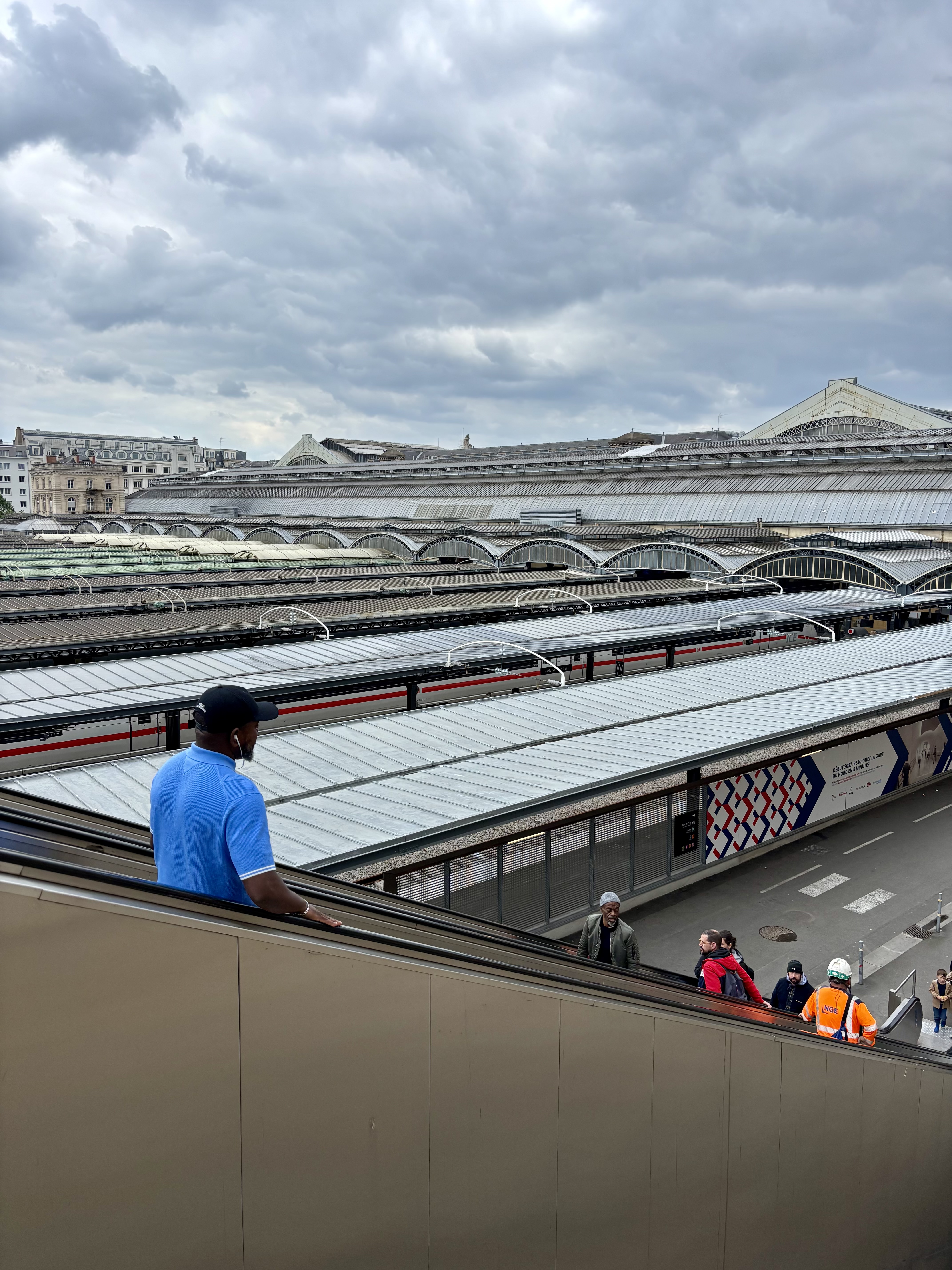 Les quais du CDG Expresse gare de l'Est à Paris. Vianney Delourme pour Enlarge your Paris