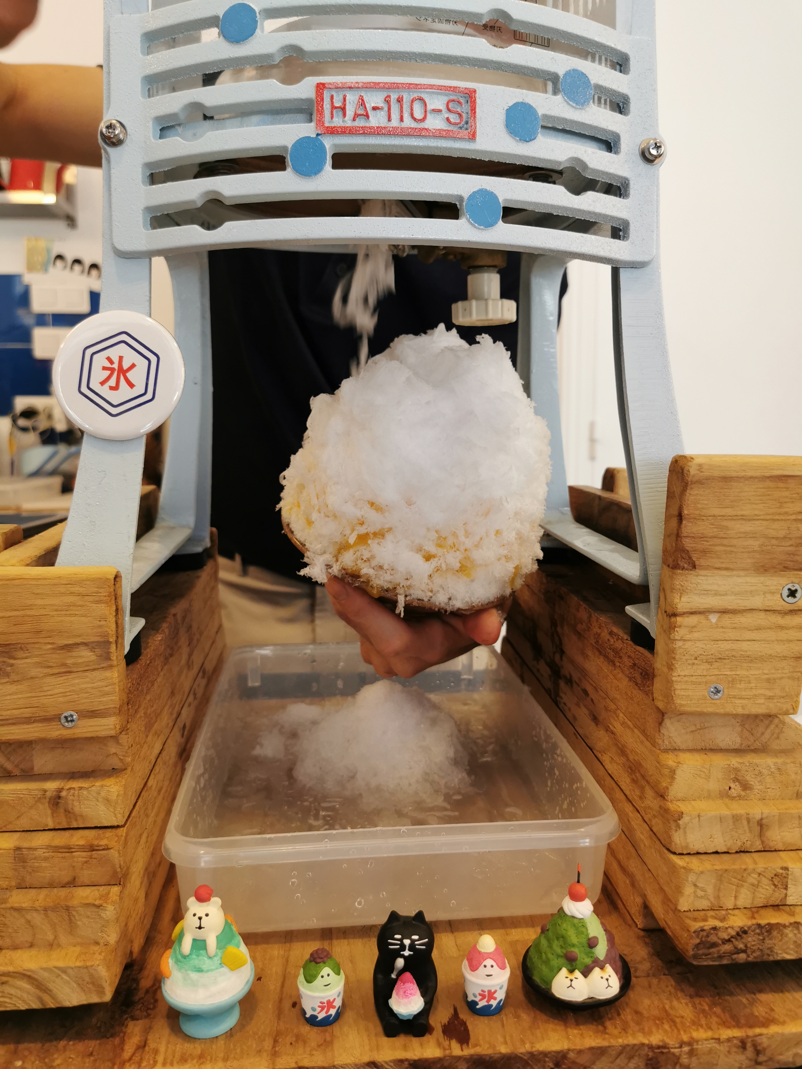 La trancheuse à glace Hatsuyuki chez Hexagone Café. Anaïs Lerma pour Enlarge your Paris