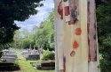 Andy Warhol, un renard et 40 œuvres d&rsquo;art : promenade arty dans un cimetière parisien