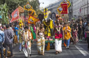 Le 30 août, le dieu Ganesh va faire exploser des milliers de noix de coco dans les rues de Paris