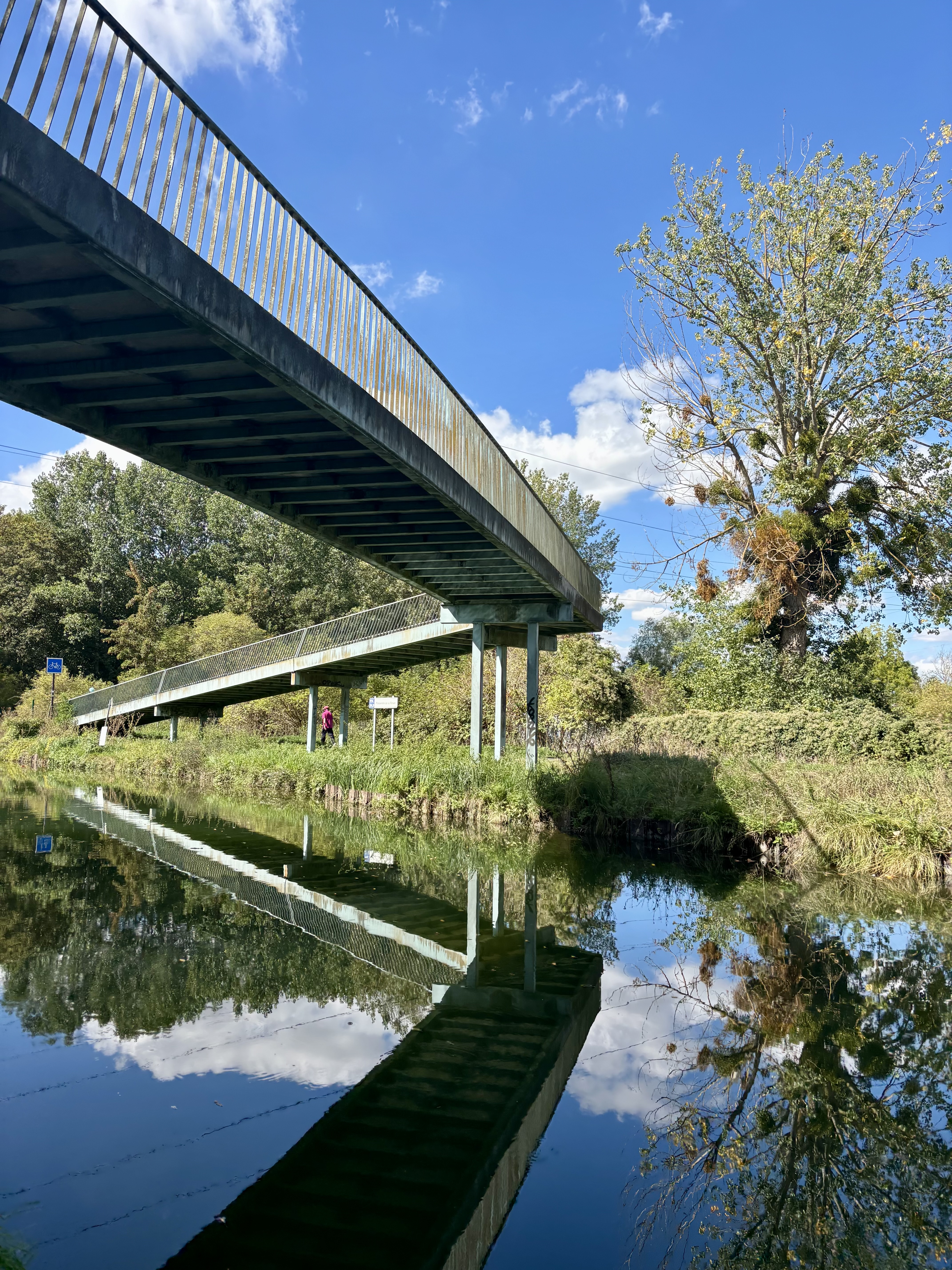 Derrière le canal de l'Ourcq commence le Moulin des marais. Vianney Delourme pour Enlarge your Paris