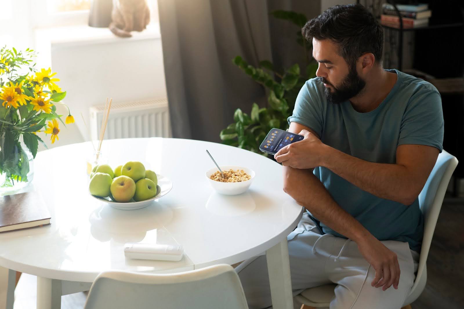 Should You Check Glucose Trends Before or After Meals? A Practical Guide