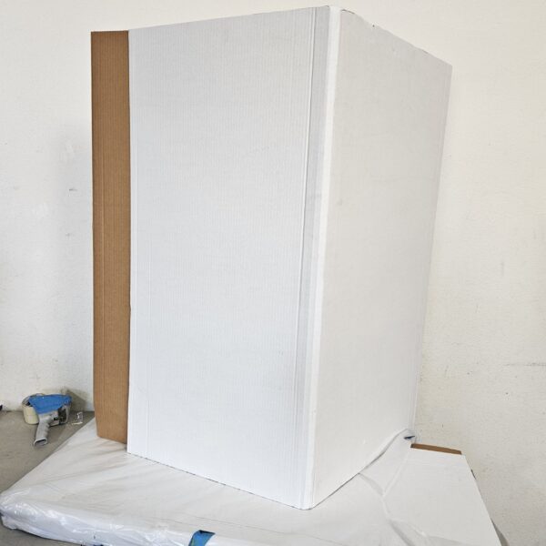 pack of 5 white cartons 48'' high, THEY DO NOT HAVE BASE OR COVER | EZ Auction