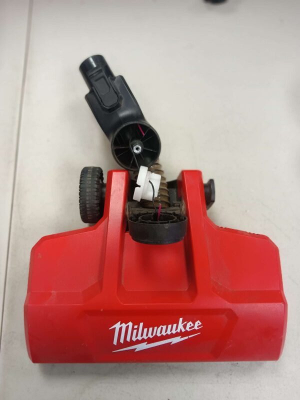 ***DAMAGE***MILWAKEE VACCUME ADAPTOR | EZ Auction