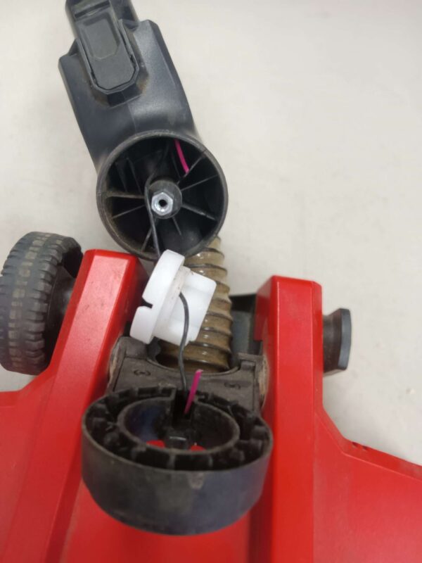 ***DAMAGE***MILWAKEE VACCUME ADAPTOR | EZ Auction