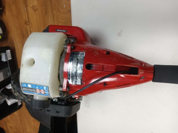 ***MISSING FILTER AND CAP***REFER TO PICTURES*** 2-Stroke 26 cc Straight Shaft Gas Trimmer | EZ Auction