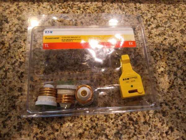 ***MISSING 3 PEACES***TL Style Plug Fuse Emergency Kit | EZ Auction