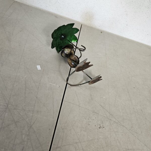 Frog with One Leaf Umbrella Ornament, Metal Yard Ornament | EZ Auction