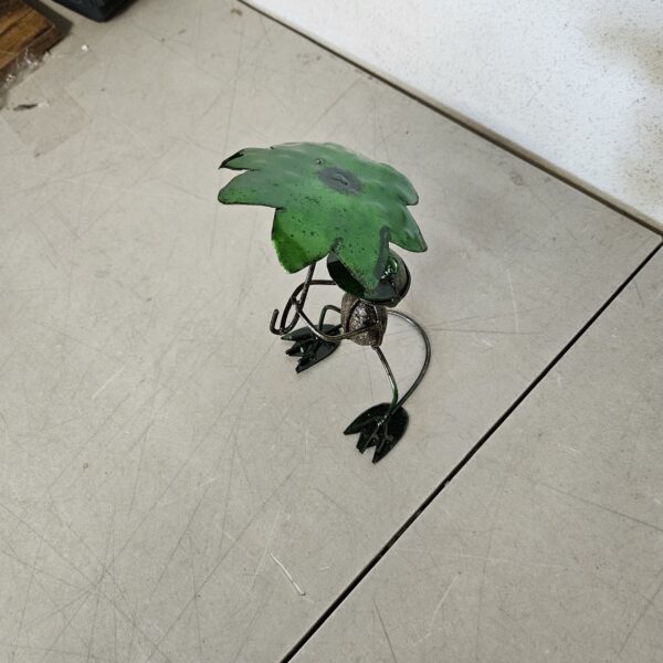 Frog with One Leaf Umbrella Ornament, Metal Yard Ornament | EZ Auction