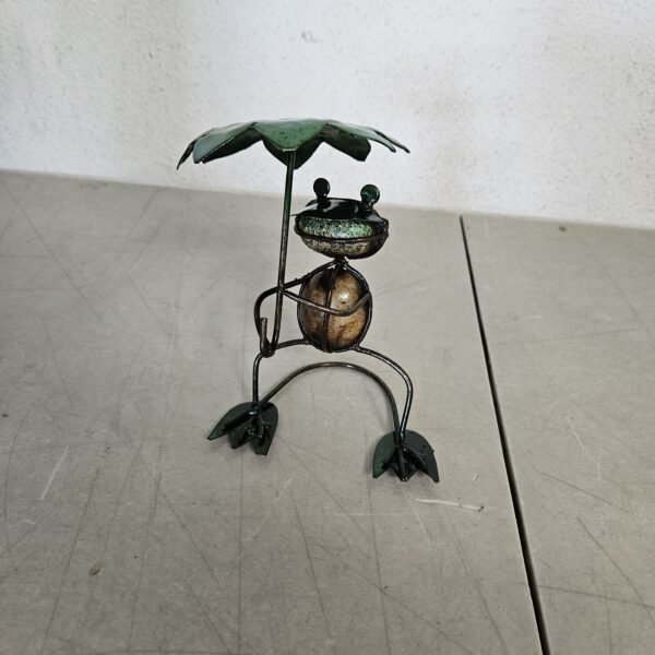 Frog with One Leaf Umbrella Ornament, Metal Yard Ornament | EZ Auction