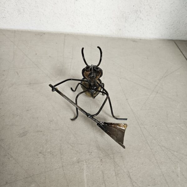 Worker ant figure perfect for garden decoration, handcrafted with metal | EZ Auction