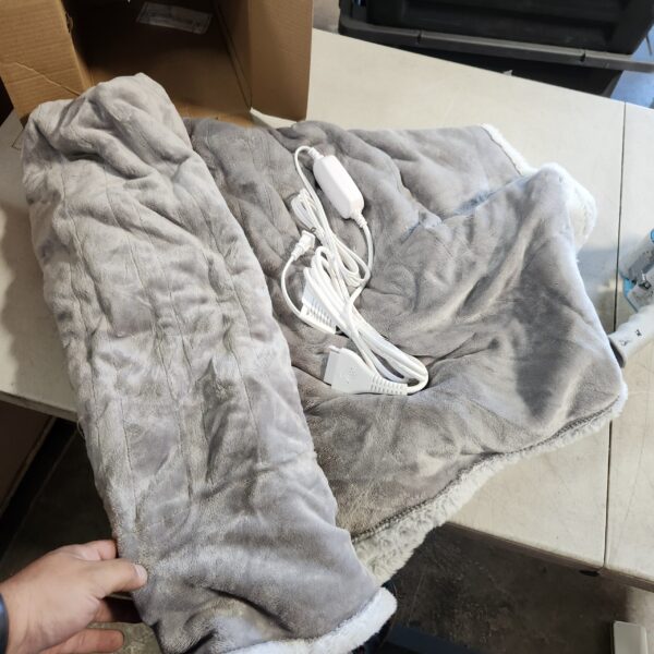 *** USED *** Berkshire Life Heated Luxe Faux Fur Throw 50" x 60" Grey Electric Blanket Heater | EZ Auction