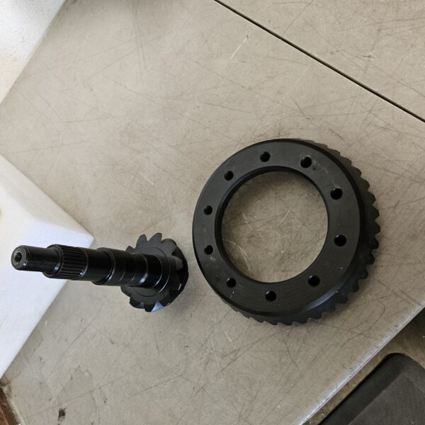 Motive Gear GM10-390 Ring and Pinion (GM 8.5" & 8.6" Style, 3.90 Ratio) | EZ Auction