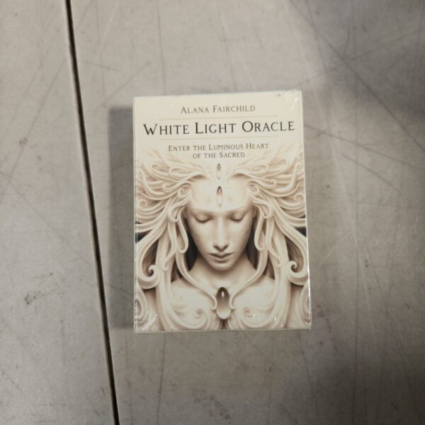 White Light Oracle: Enter the Luminous Heart of the Sacred (White Light Oracle, 1) | EZ Auction