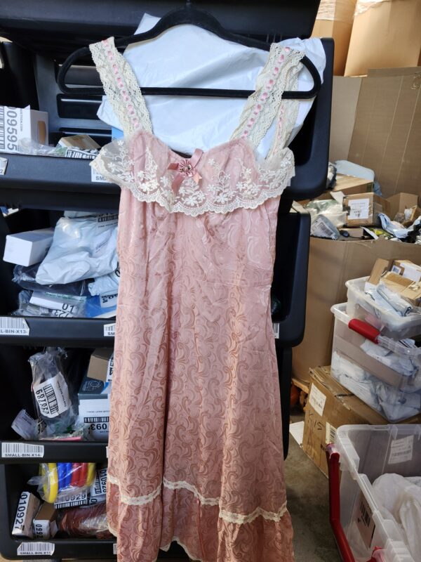 ***SIZE L*** PINK ANKLE LENGTH DRESS WITH SILK AND LACE DETAILS AND ROMANTIC FINISH | EZ Auction