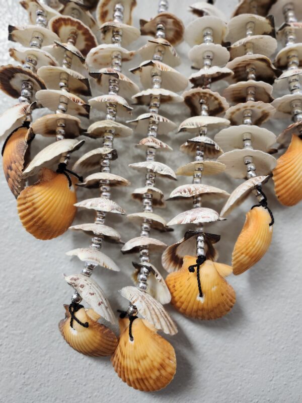 ***PICTURE FOR REFERENCE NOT EXACT MODEL***HAND MADE ARTISANAL REAL SEA SHELLS WIND CHIME | EZ Auction