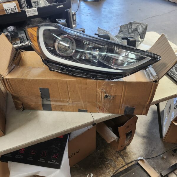 *** Hyundai Elantra 2017 2018*** Halogen Headlight Headlamp Assembly Fits For Hyundai Elantra 2017 2018 Left Driver and Right Passenger Side Replacement 114-10016L,114-10015R92102F3000,HY2503206 (Passenger Side) | EZ Auction