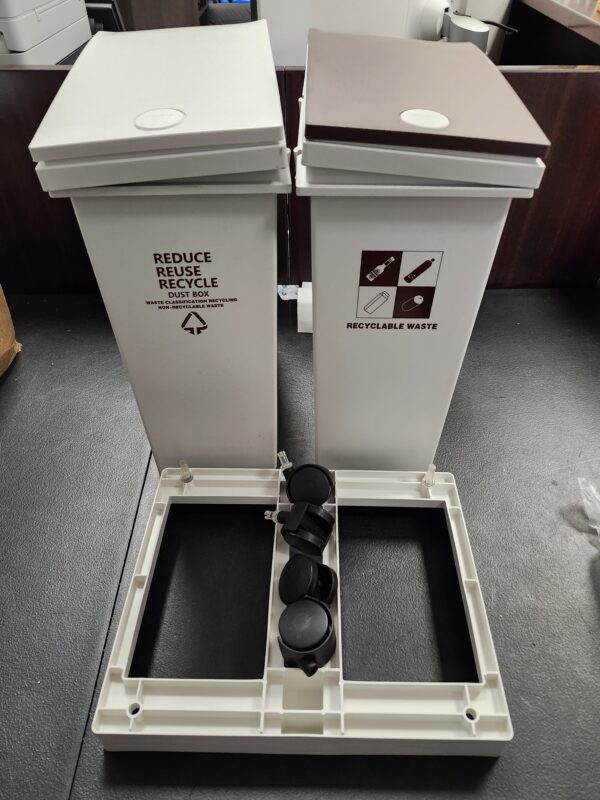 ***SLIGHTLY USED JUST A LITTLE DIRTYCiao Stilista Double Garbage Can and Recycling Bin with Lid | EZ Auction