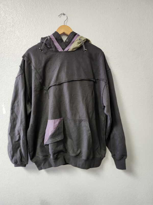 ***SIZE M***LOOKS OVER SIZED NEVSTUDIO HOODIE | EZ Auction