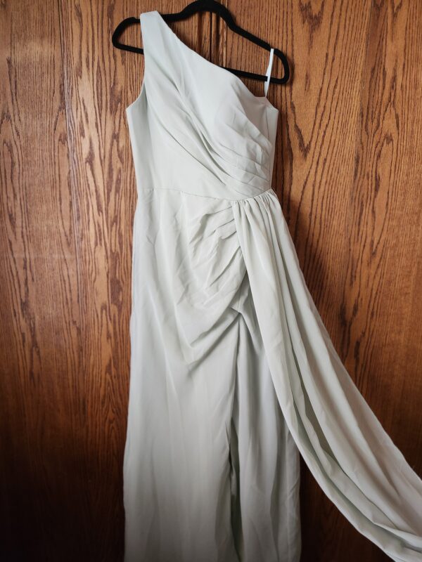 A-Line/Princess Chiffon Ruched One-Shoulder Sleeveless Bridesmaid Dresses Size 6 | EZ Auction