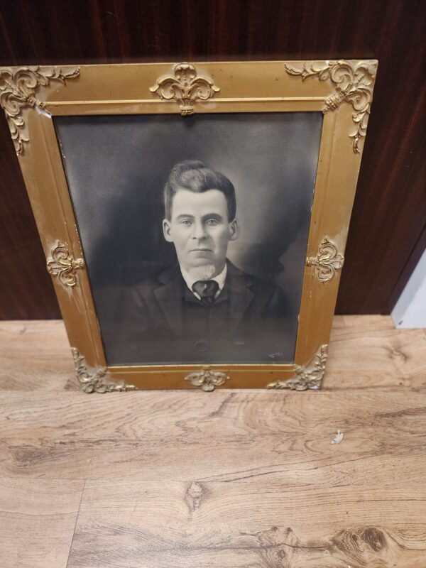 ***FRAME DAMGE/CHIPS WEAR & TEAR***ANTIQUE PORTRAIT DATED 1829-1906- 1910 | EZ Auction