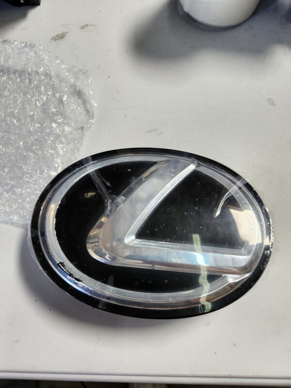 Toyota Genuine Parts 90975-02125 Lexus "L" Front Emblem | EZ Auction