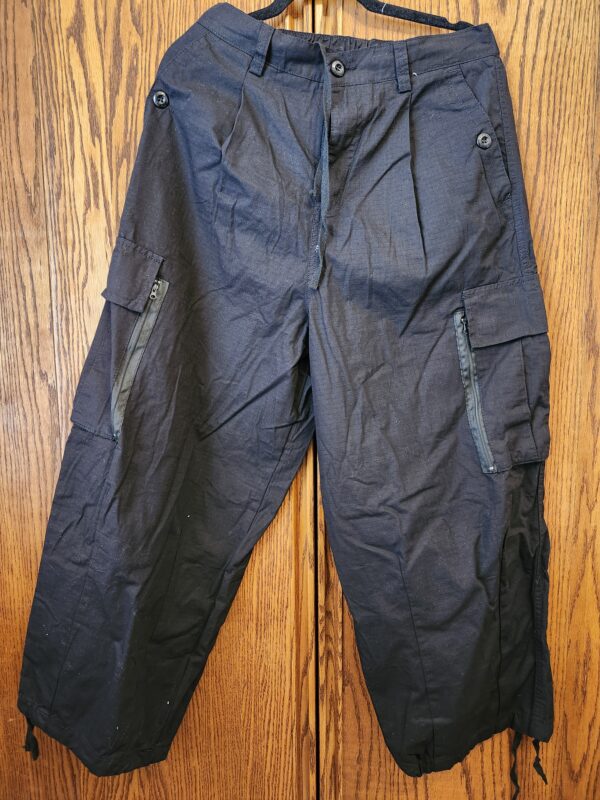 ***Size Medium***Aelfric Eden Detachable Cargo Pants | EZ Auction
